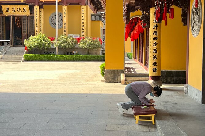 4-Hr Shanghai Tour: Food, Culture, Sightseeing, Cycling, Ferry - Key highlights at a glance