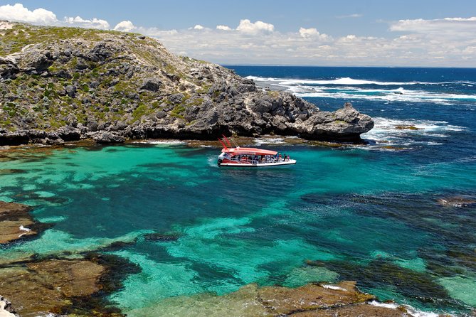 Adventure Rottnest Tour with Ferry & Adventure Cruise - Getting to Rottnest: Swan River views then straight into the ocean