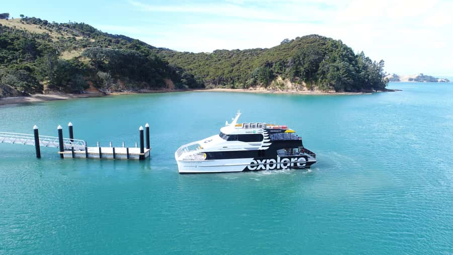 Auckland: Man O' War Vineyard Ferry (Waiheke Island) - Tasting Room Restaurant: Good Food Planning (Without Surprises)