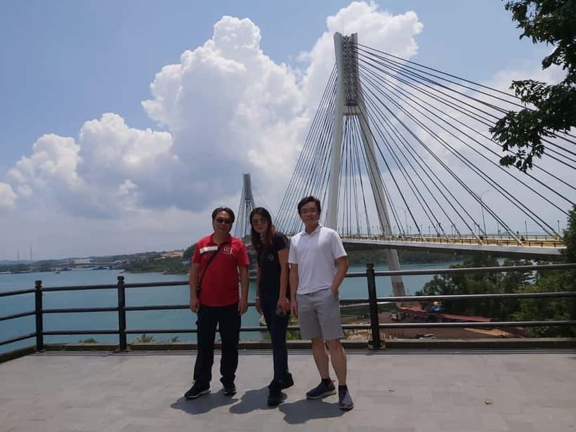 Batam Day Tour with Singapore ferry ticket, massage & lunch - Barelang Bridge and a 4-course seafood lunch: scenery plus fuel