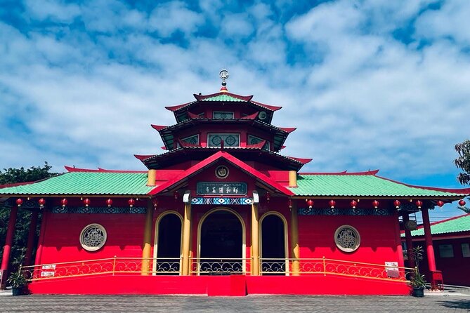 Batam Heritage Tour with Singapore Ferry Ticket, Lunch & Massage - Mosque and heritage stops: quick photos, different styles