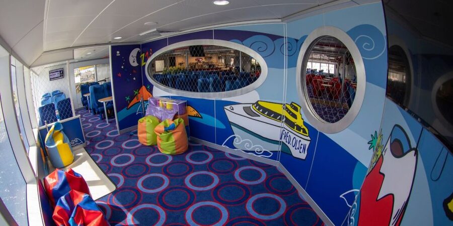 Canary Islands: Gran Canaria to Tenerife Ferry Ticket - Who should book this ferry transfer?