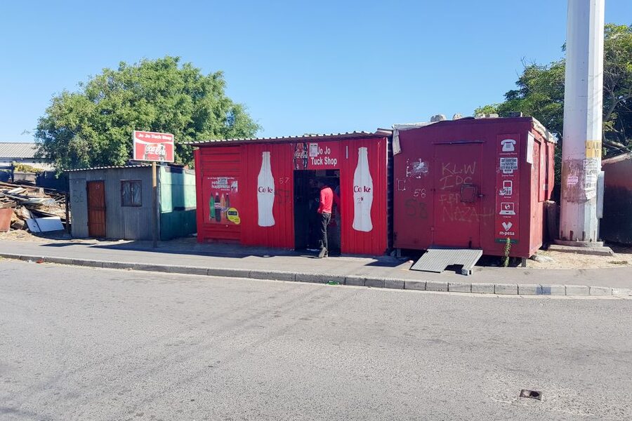 Cape Town: Robben Island Ferry Ticket and Townships Tour - Mandela’s prison: why the guide matters inside Maximum Security