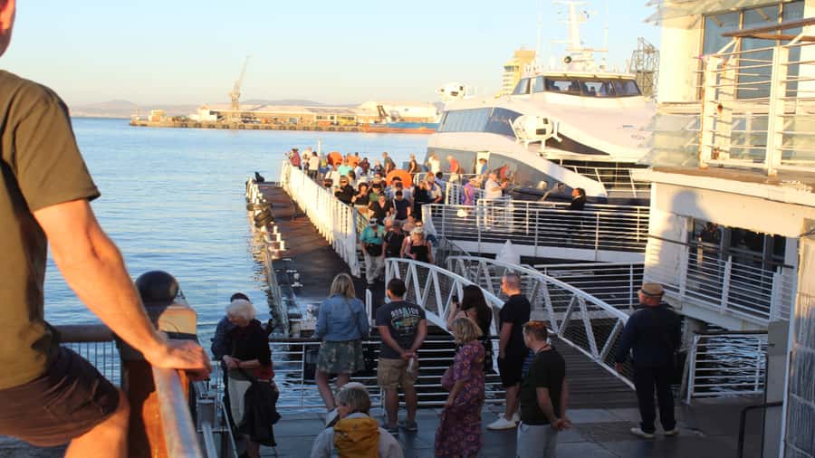 Cape Town: Robben Island ferry ticket plus Guided Tour - Skip the Ticket Line: Nelson Mandela Gateway and Getting on the Boat