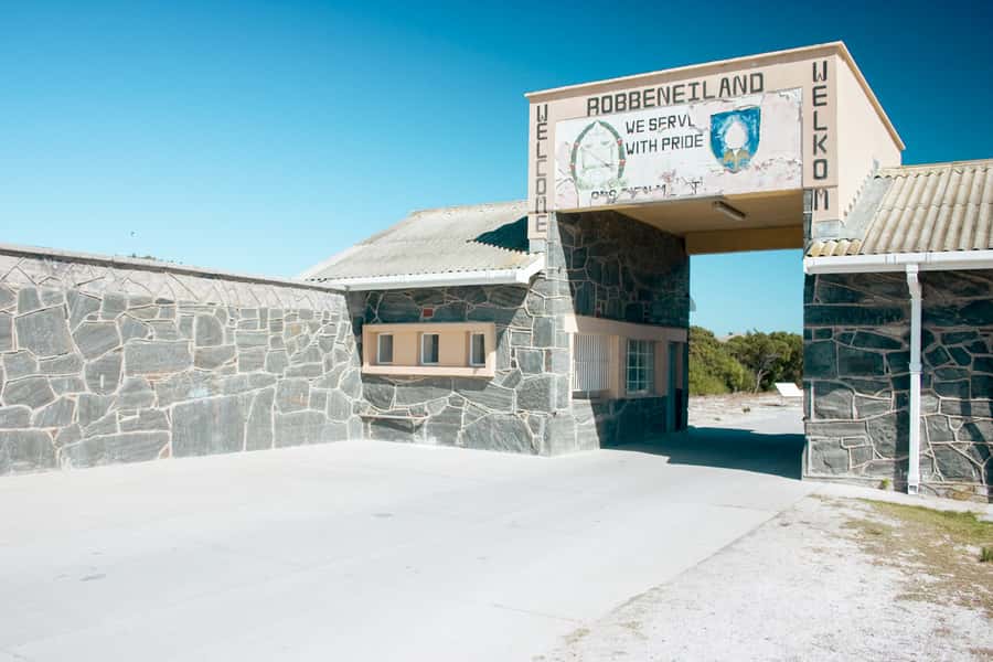 Cape Town: Robben Island Ferry Tour with 1-Way Hotel Pickup - Key points that make this tour feel worth it