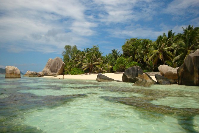 Cat Cocos: Mahe to La Digue Island Fast Ferry - Cat Cocos Mahe to La Digue: the practical reason to pick it