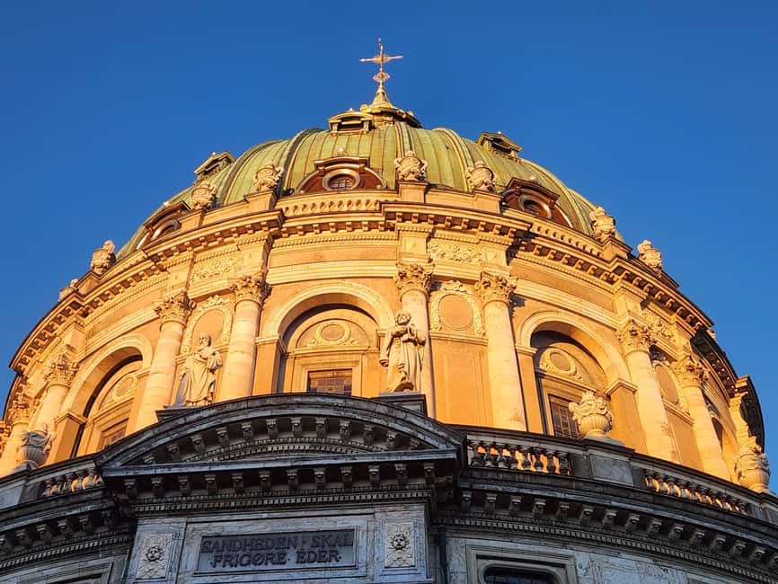Copenhagen Combo: Walking Tour, Harbor Ferry & Royal Guards - Christiansborg to the Water: Spotting the City’s Layers