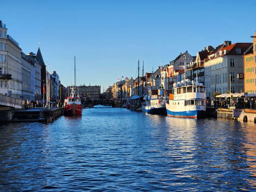 Copenhagen Combo: Walking Tour, Harbor Ferry & Royal Guards - Café Break Before the Changing of the Guards