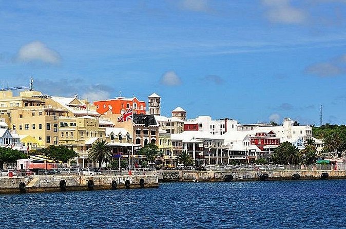 Crystal Caves, Aquarium, City of Hamilton and Ferry - Who should book this tour (and who should consider a different plan)