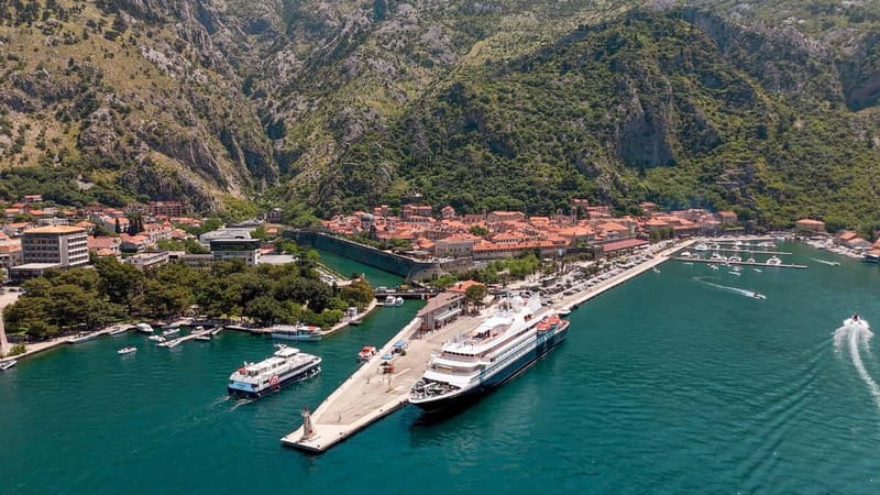 Dubrovnik to/from Kotor: Day Trip or One-Way by Fast Ferry - Border control, boarding lines, and how to keep the day from feeling stressful