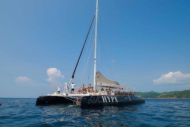 Escape to Phi Phi Islands: Ferry with Lunch - Ko Phi Phi Don and Long Beach: your main swimming and lunch block