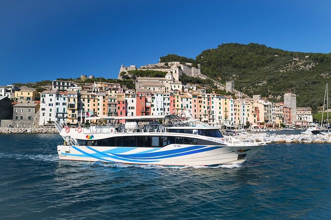 Ferry boat tour to the Cinque Terre with stop in Portovenere and Vernazza - What the onboard guide actually adds