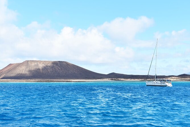 Ferry to Isla de Lobos: round-trip tickets from Corralejo - Las Lagunitas wetlands and the calmer side of Lobos