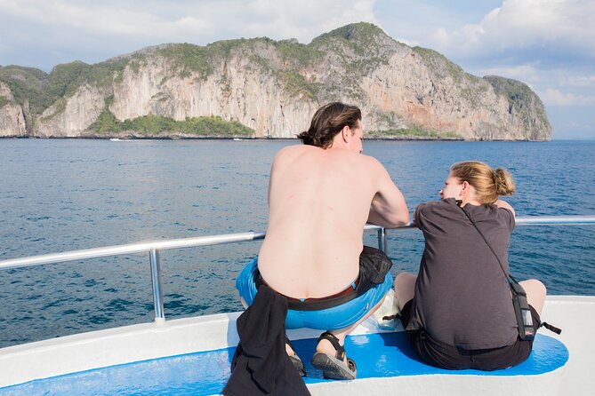 Ferry Transfer from Krabi Klong Jilad Pier to Phi Phi Tonsai - Where to meet and where you land at Phi Phi Tonsai