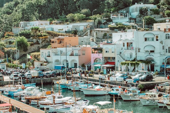 Ferry Transfers Between Naples and Capri - Arriving in Capri at Marina Grande: your island start point