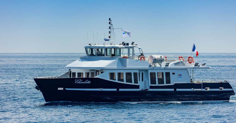 From Cannes: Roundtrip Ferry to Monaco - Morning ferry ride: the views start before you reach Monaco