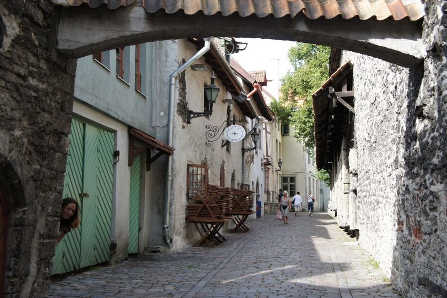 From Helsinki: Guided Day Trip to Tallinn by Ferry & VIP Car - Old Town on foot: medieval streets you can actually read