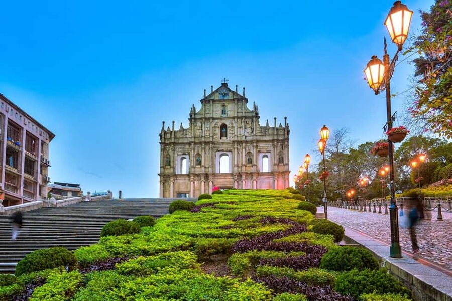 From Hong Kong: Macau Day Tour with R/T Ferry, Lunch, Pickup - Mount Fortress (Monte Fort) and Na Tcha Temple: defense and cultural mix