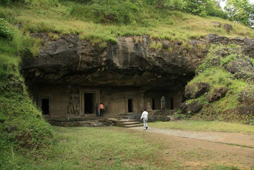 From Mumbai: Half-Day Elephanta Caves Tour with Ferry Ride - From Gateway of India to Elephanta by Ferry