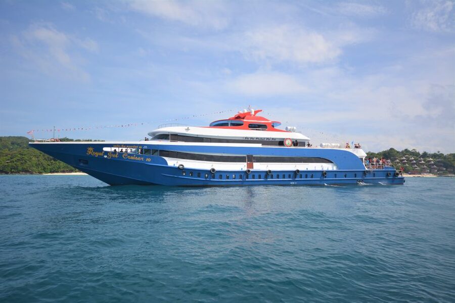 From Phuket: Snorkeling Ferry Cruise to Phi Phi Islands - Buffet lunch by the sea: why the included meal is part of the deal
