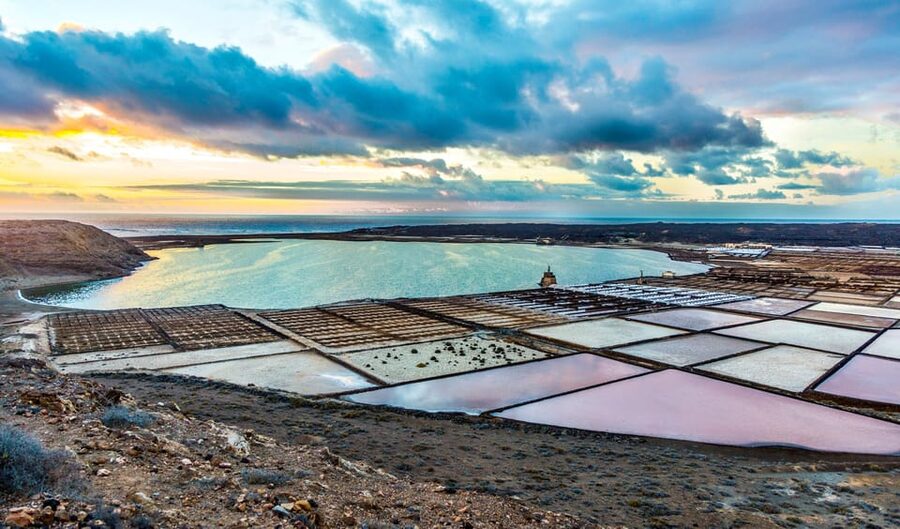 Fuerteventura: Round-Trip or 1-Way Ferry Ticket to Lanzarote - Ticket Pickup and Priority Boarding: How to Avoid the Stress