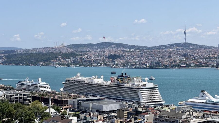 Galata Tower - Fener and Balat - Golden Horn by Ferry - The tram segment: a calmer rhythm before Fener