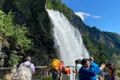 Guided tour to Hardanger Fjord, Waterfalls and Ferry Crossing - Getting picked up and the drive pace that matters