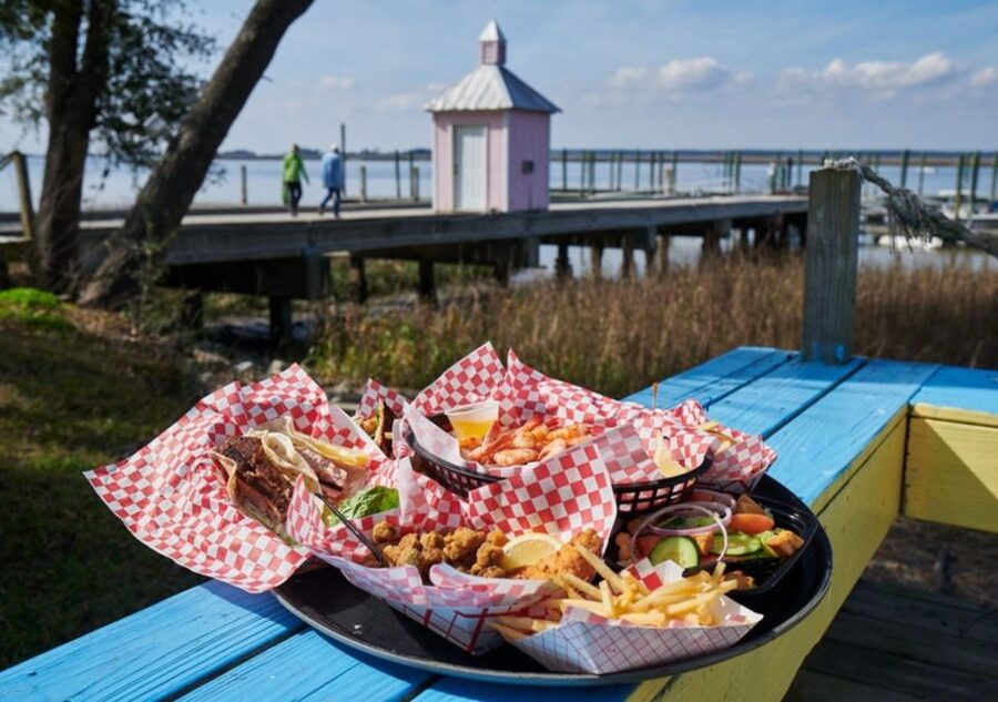 Hilton Head Island: Round-Trip Daufuskie Island Ferry - Old Daufuskie Crab Company lunch: a famous island stop built into the plan