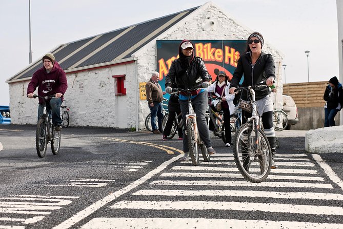 Inis Mór (Aran Islands) Day Trip: Return Ferry from Rossaveel, Galway - Getting around and eating well: bikes, buses, pubs, and practical packing