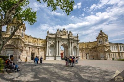 Istanbul Bites and Sights : Mosques, Markets & Ferry to Asia - Old City streets and the Grand Bazaar maze without getting lost
