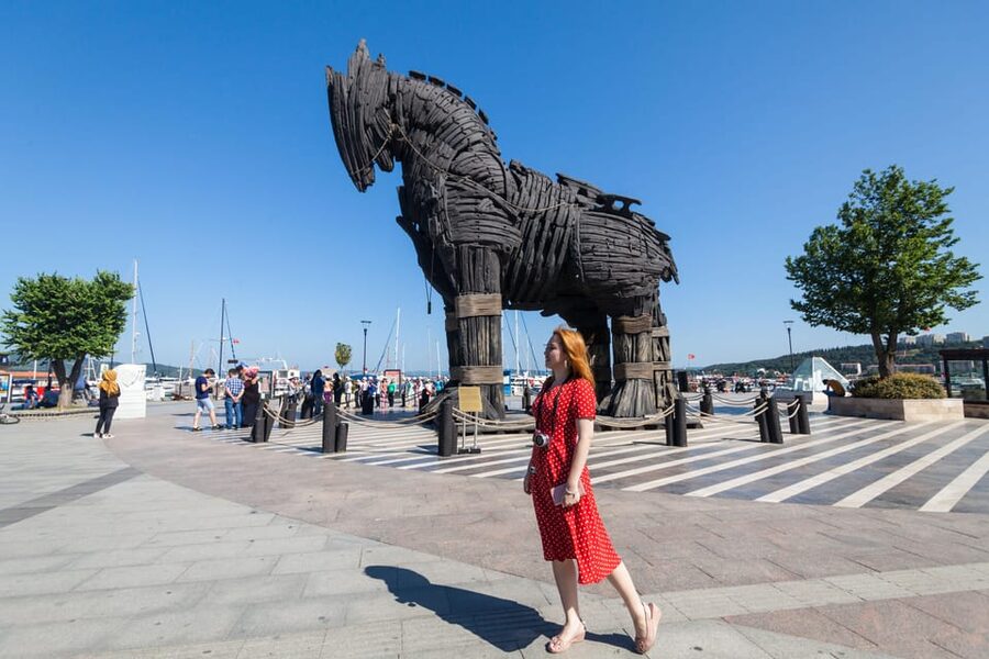 Istanbul: Troy Guided Bus Tour with Ferry Tickets & Lunch - Eceabat lunch and the short reset you’ll be glad for