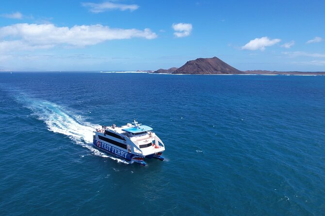 Lanzarote:Ferry ticket to Fuerteventura with free wifi - Making the most of Fuerteventura: Corralejo shops and the dunes you came for