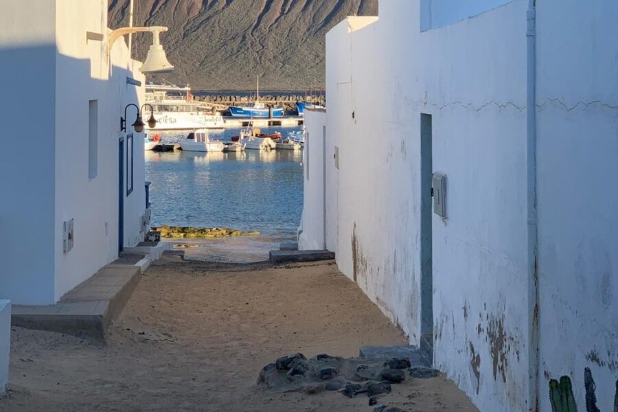 Lanzarote: Return Ferry to La Graciosa with Bus Pickup - Key highlights to know before you go