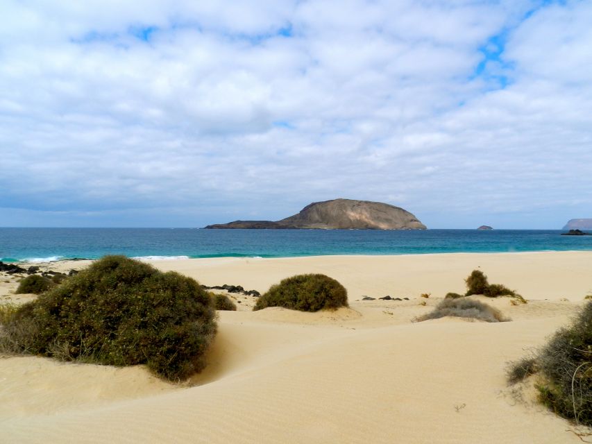 Lanzarote: Return Ferry to La Graciosa with Bus Pickup - What to pack: small items that prevent big annoyances