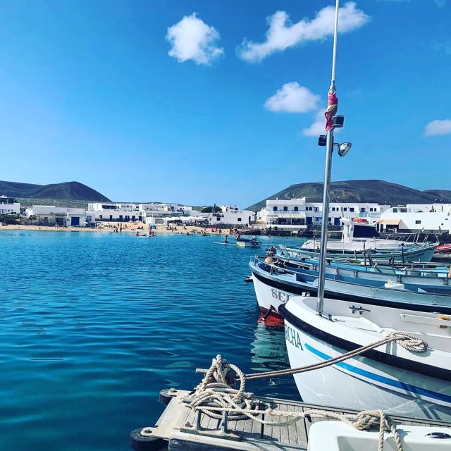 Lanzarote: Return Ferry to La Graciosa with Bus Pickup - Timing that matters: 11:00 departure and the 4:00 PM return