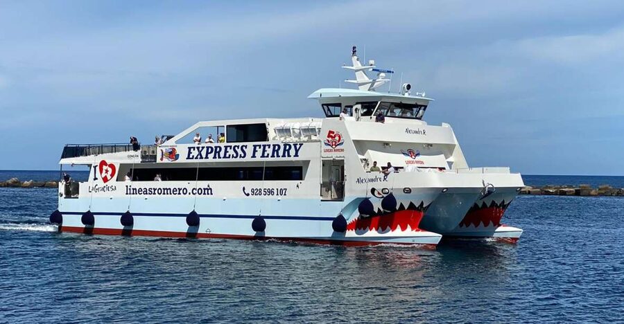 Lanzarote: Return Ferry to La Graciosa with Bus Pickup - Getting to the ferry: Lanzarote pickup and Órzola port time