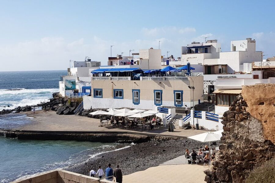 Lanzarote: Return or 1-Way Ferry to Fuerteventura with Wifi - How to spend your day: beach time, water sports, or dunes by quad