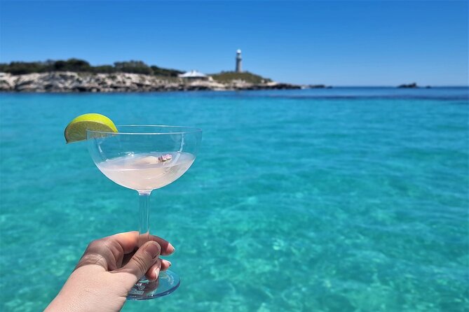 Luxe Seafood Package with Round Trip Ferry from Fremantle - From Fremantle to Rottnest: ferry timing and finding the right shed