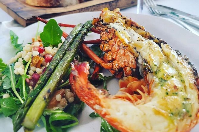 Luxe Seafood Package with Round Trip Ferry from Fremantle - Unlimited West Australian drinks: a great match, with a smart pacing tip