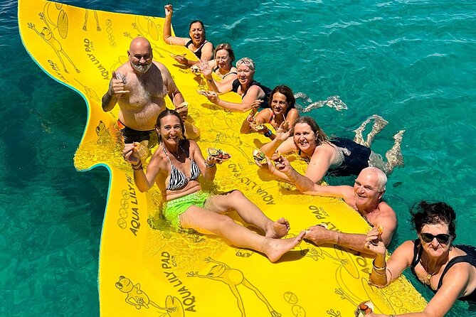 Luxe Seafood Package with Round Trip Ferry from Fremantle - Who should book this cruise (and who might want to think twice)