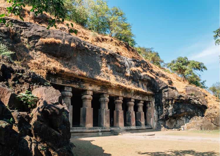 Mumbai: Elephanta Caves Private Tour with Ferry Ride - The sculptures of Shiva: what to look for while you walk