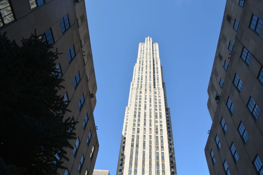 NYC: Guided Bus and Walking Tour with Staten Island Ferry - Lunch break at Gansevoort Liberty Market: a smart reset