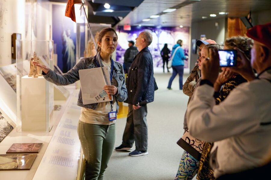 NYC: Statue of Liberty and Ellis Island Tour with Ferry - Tips to make your day smoother on both islands