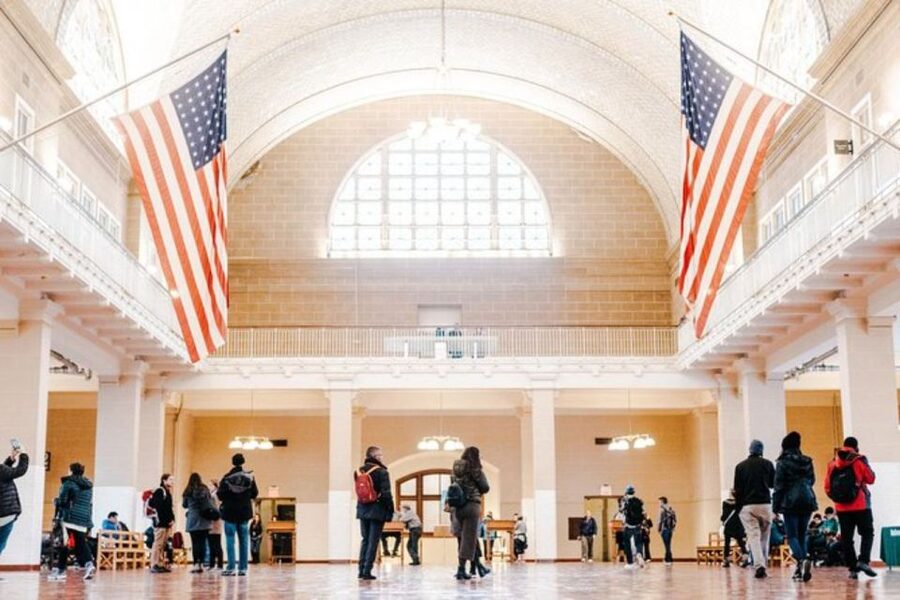 NYC: Statue of Liberty and Ellis Island Tour with Ferry - Ferry time and skyline views: Your floating photo window