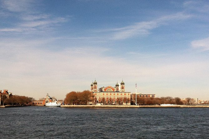 NYC Statue of Liberty Ferry and Transfer - SeaGlass Carousel Stop: A Short Detour That Breaks Up the Day