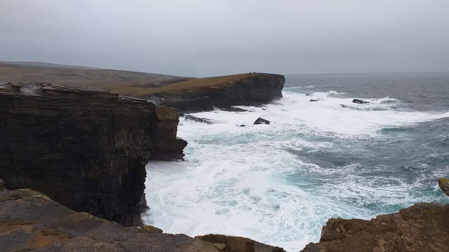 Orkney Day Trip: Meets the Scrabster - Stromness Ferry - Skara Brae and Skaill House: Neolithic life, explained on the ground
