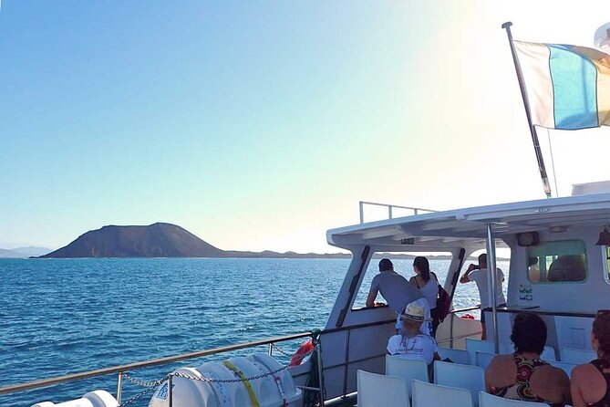 Return Ferry to Lobos Island from Corralejo, Fuerteventura - Isla de Lobos by ferry from Corralejo: the best kind of easy day