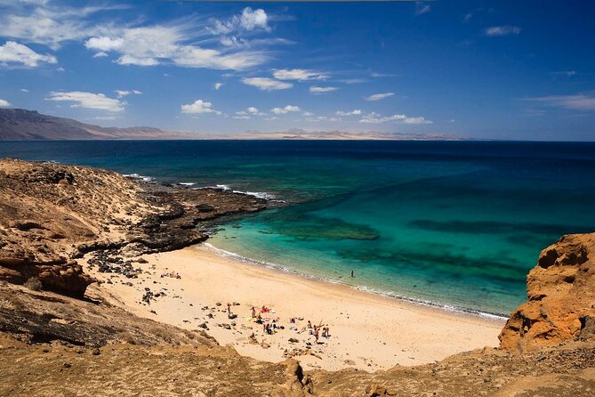 Roundtrip Ferry Transfer to La Graciosa with Free Wifi - Pick your departure and return times for the day you want