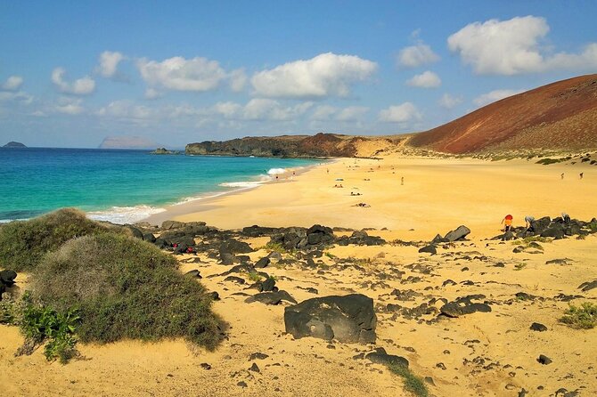 Roundtrip Ferry Transfer to La Graciosa with Free Wifi - La Graciosa: car-free sandy streets, craft market, and beaches