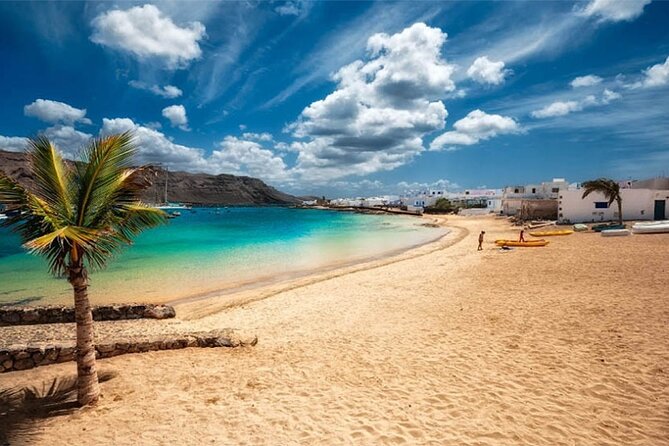 Roundtrip Ferry Transfer to La Graciosa with Free Wifi - How to plan your on-island time with bike and jeep taxi options